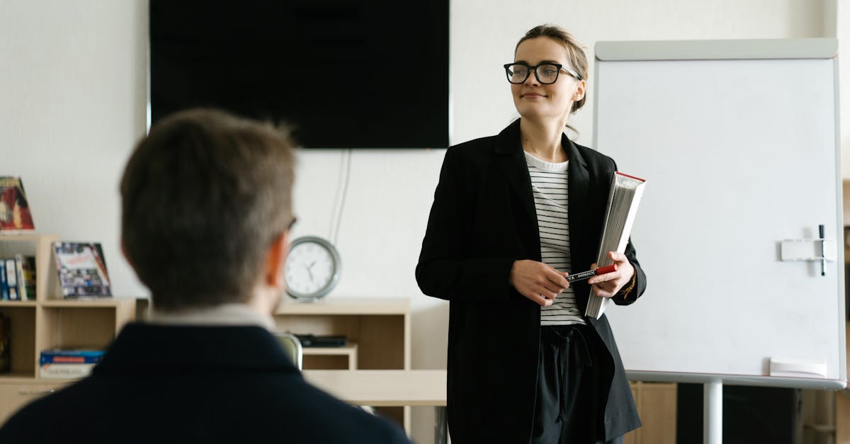 Understanding the Differences Between Coaching and Mentoring in Agile